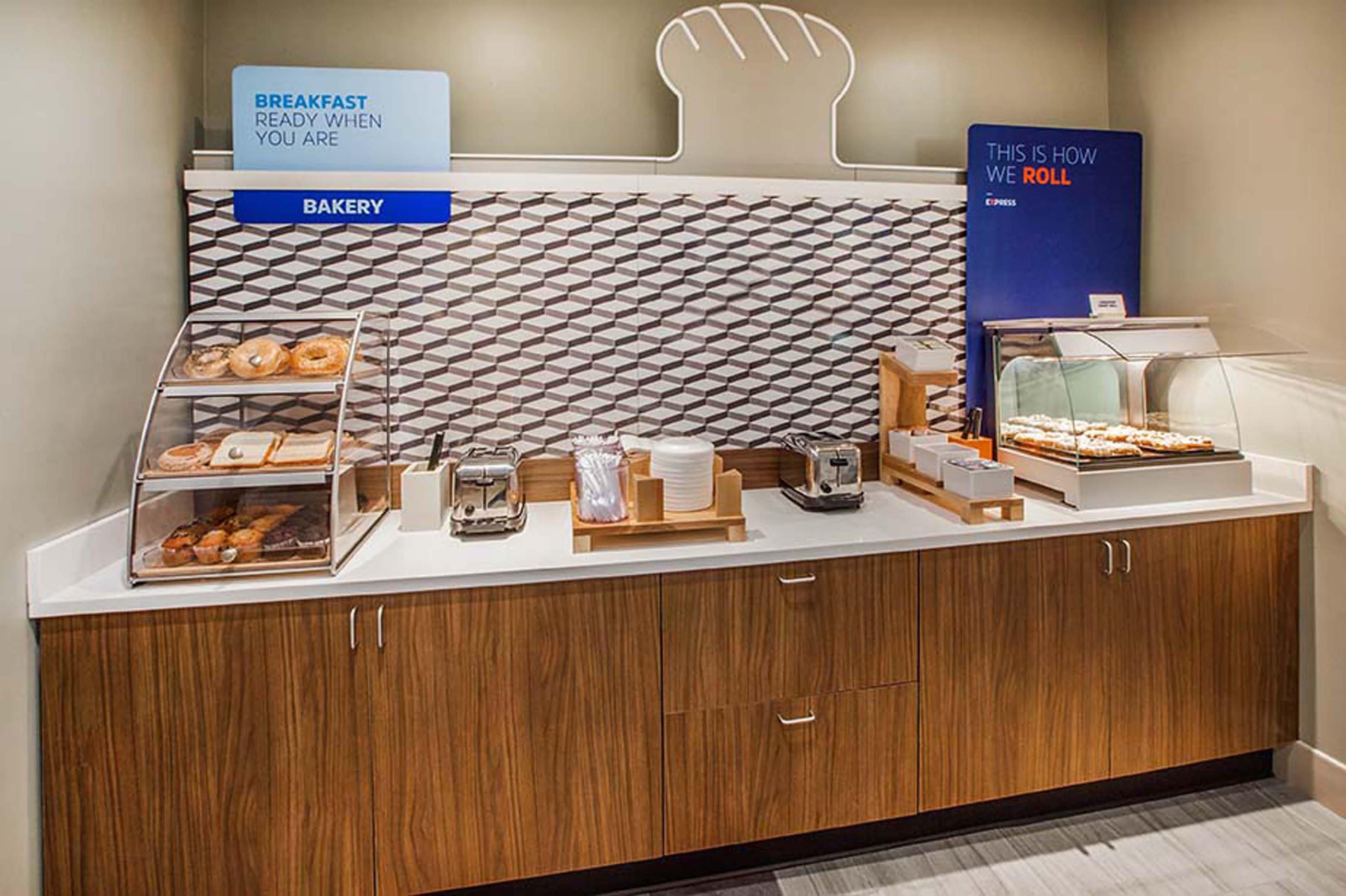 Holiday Inn Express & Suites Monroe By Ihg Exteriör bild